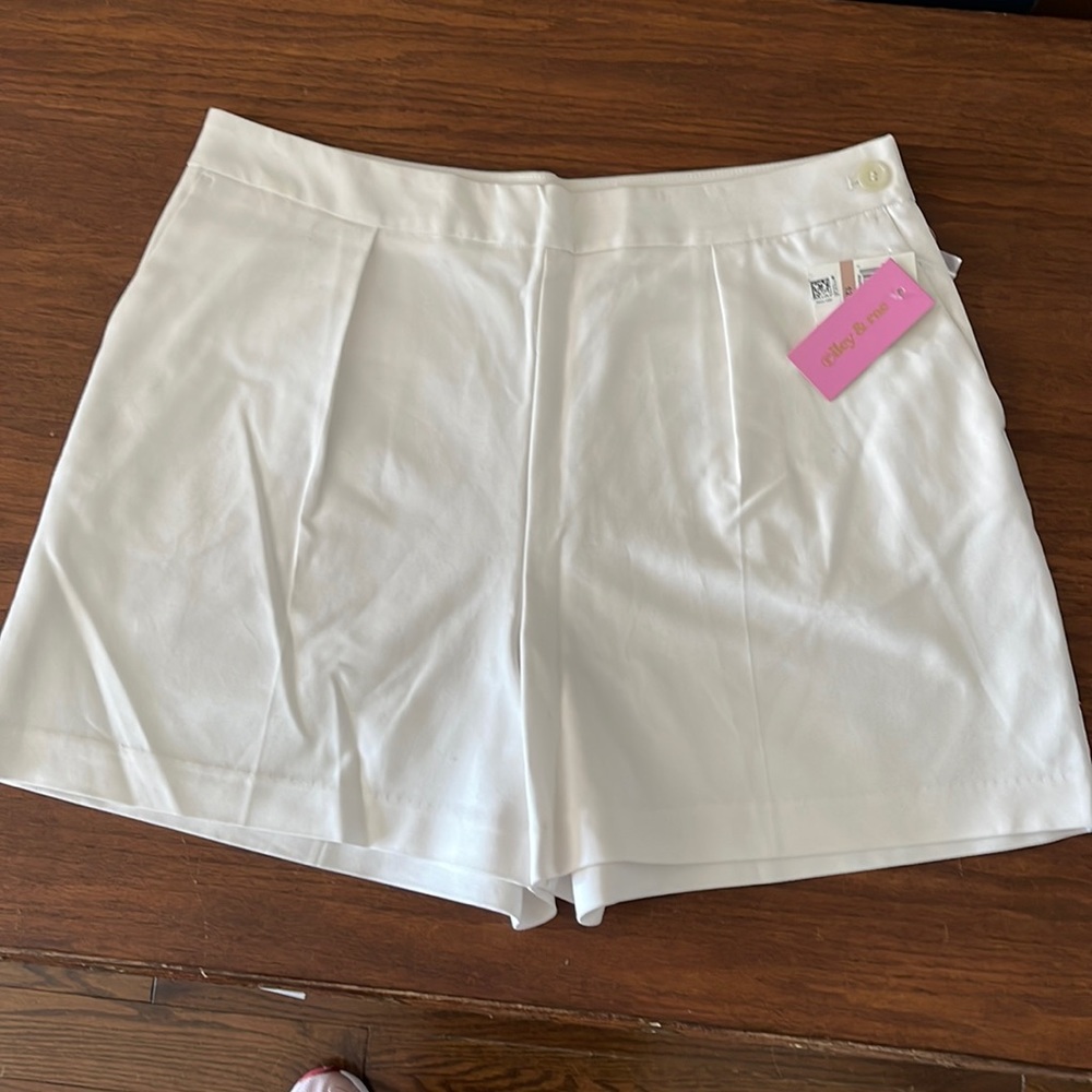 Riley & Rae white shorts